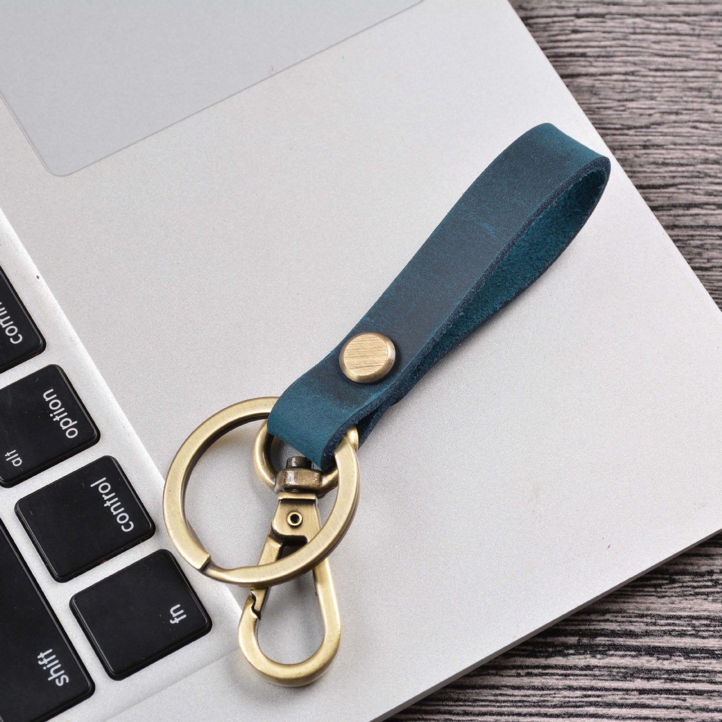 Personalized Handmade Leather Vintage Cowhide Bronze Car Keychain