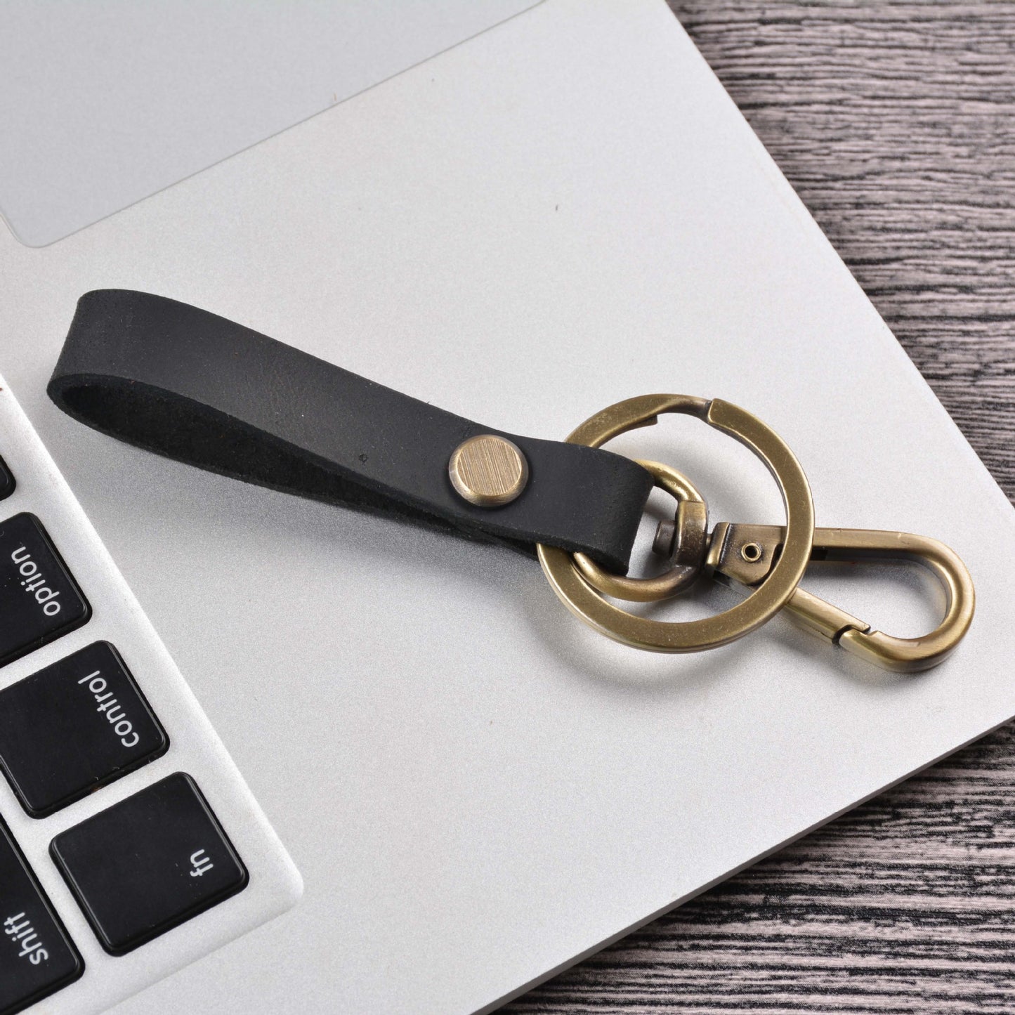 Personalized Handmade Leather Vintage Cowhide Bronze Car Keychain