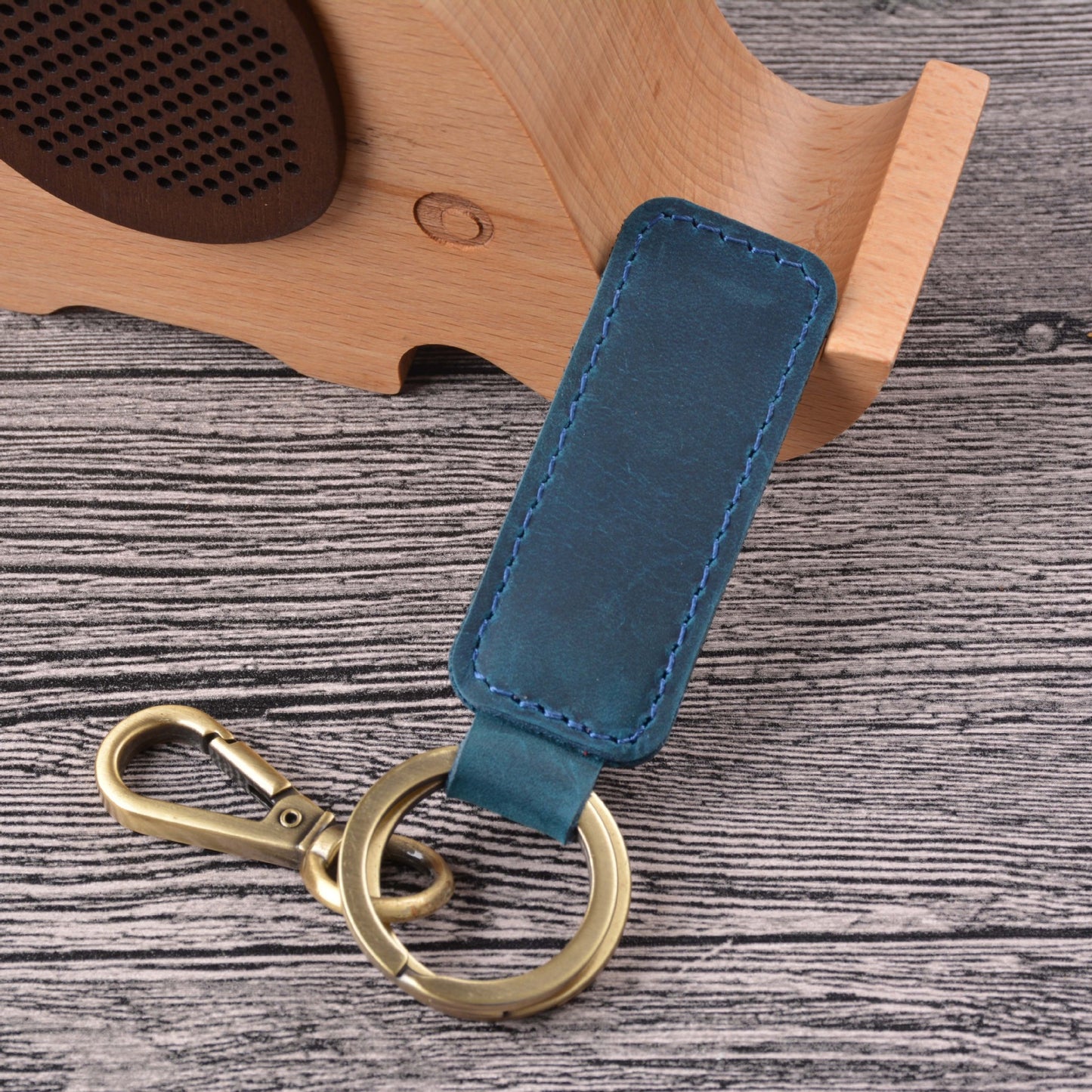 Personalized Handmade Leather Vintage Cowhide Bronze Car Keychain
