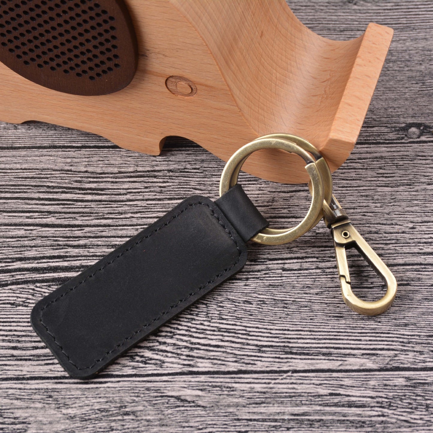 Personalized Handmade Leather Vintage Cowhide Bronze Car Keychain